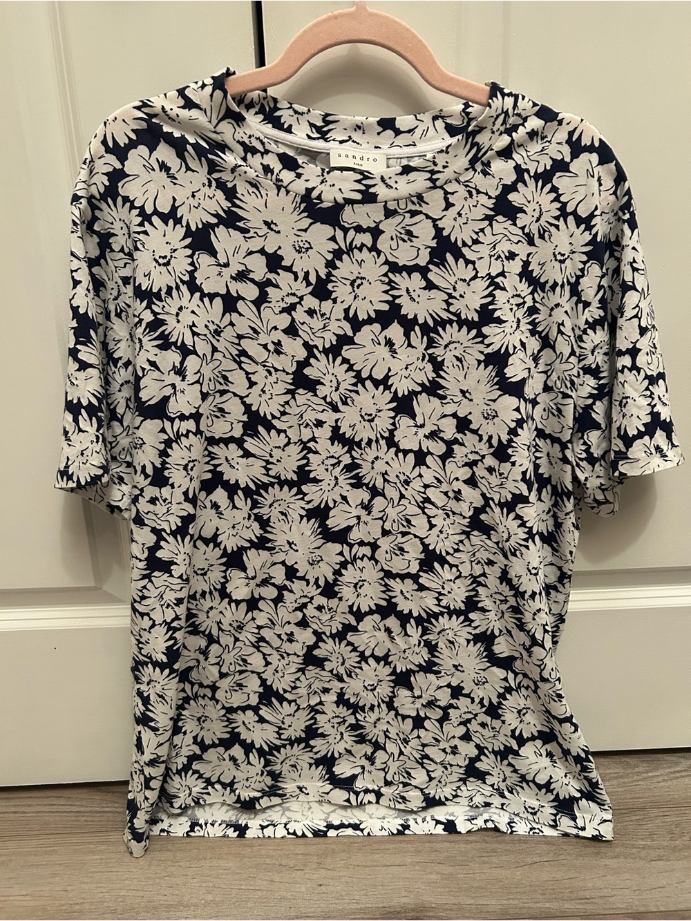Sandro Navy and White Floral Crewneck Short Sleeve Top 💯 Size Large